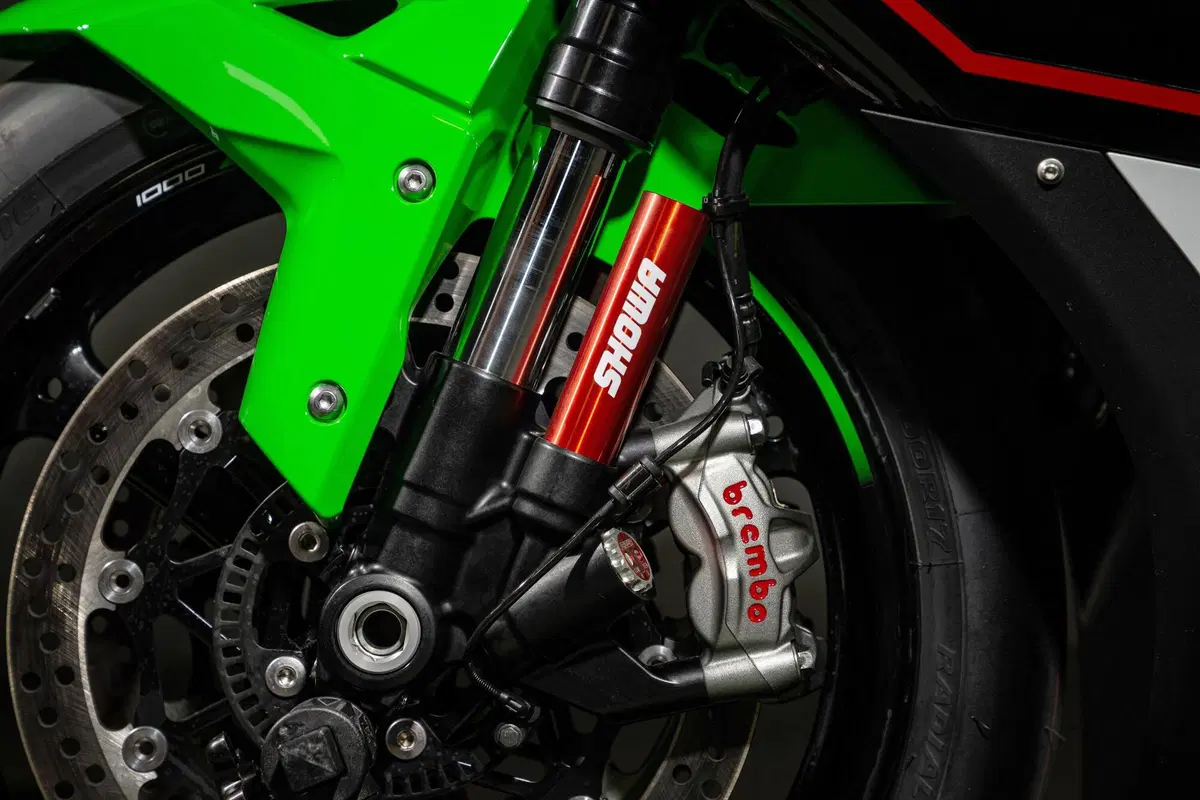 Kawasaki Ninja ZX-10R 2021: l'immortale (11)