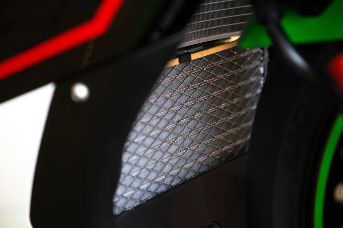Kawasaki Ninja ZX-10R 2021: l'immortale (22)
