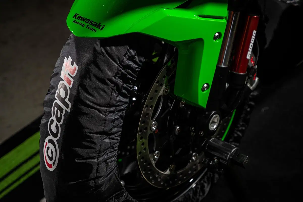 Kawasaki Ninja ZX-10R 2021: l'immortale (26)