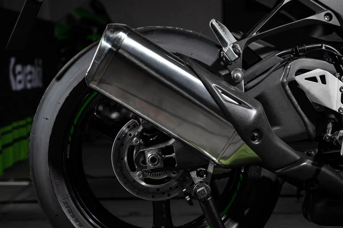 Kawasaki Ninja ZX-10R 2021: l'immortale (31)