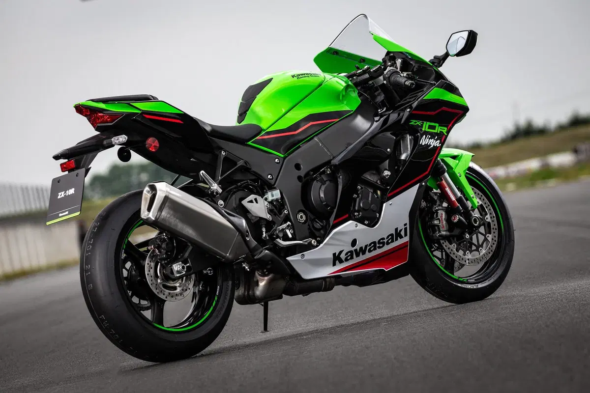 Kawasaki Ninja ZX-10R 2021: l'immortale (35)