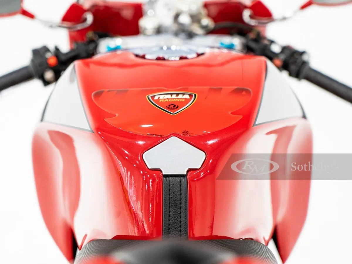 Ducati MH900e: aggiudicata per 20.000 dollari all'asta di Sothebys (12)