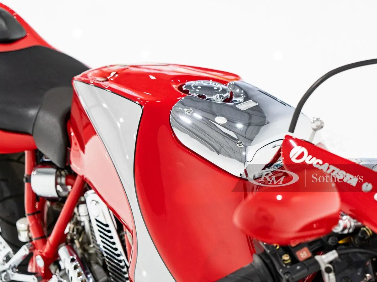 Ducati MH900e: aggiudicata per 20.000 dollari all'asta di Sothebys (17)