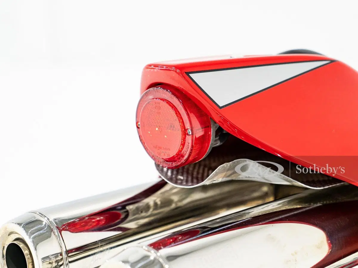 Ducati MH900e: aggiudicata per 20.000 dollari all'asta di Sothebys (17)