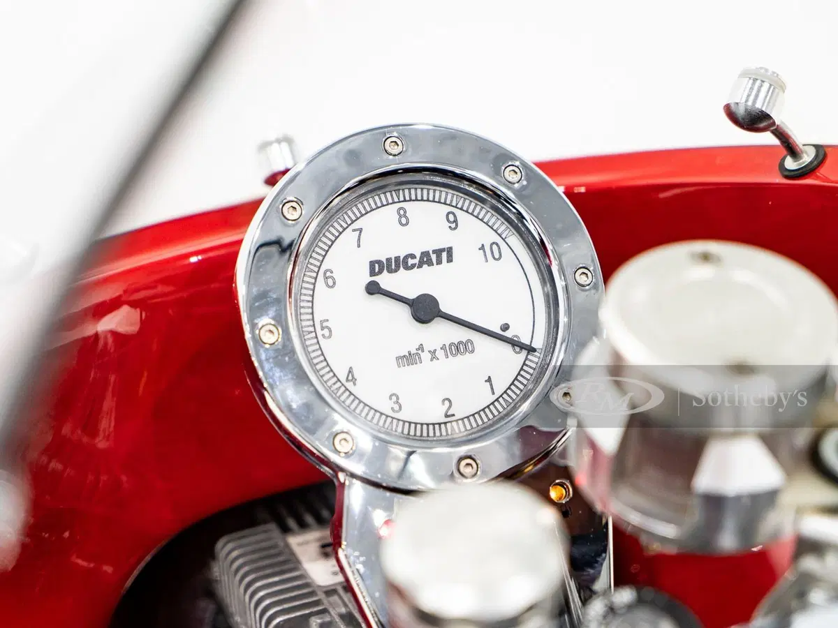 Ducati MH900e: aggiudicata per 20.000 dollari all'asta di Sothebys (4)