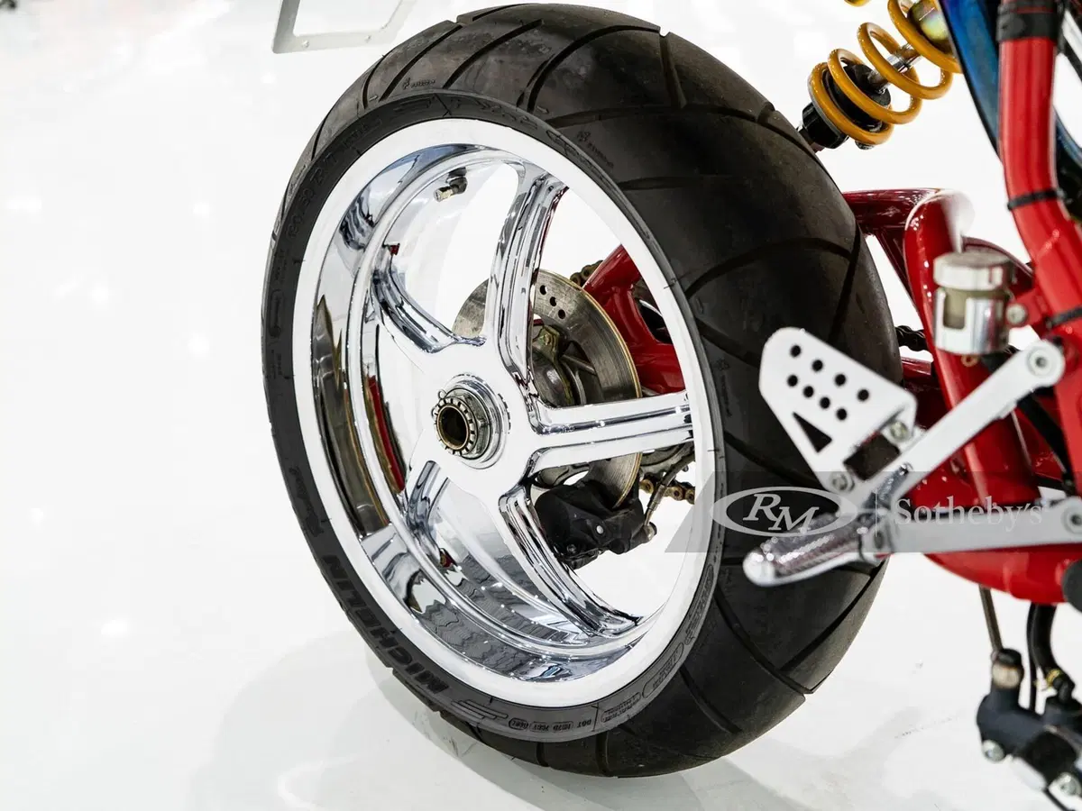 Ducati MH900e: aggiudicata per 20.000 dollari all'asta di Sothebys (8)