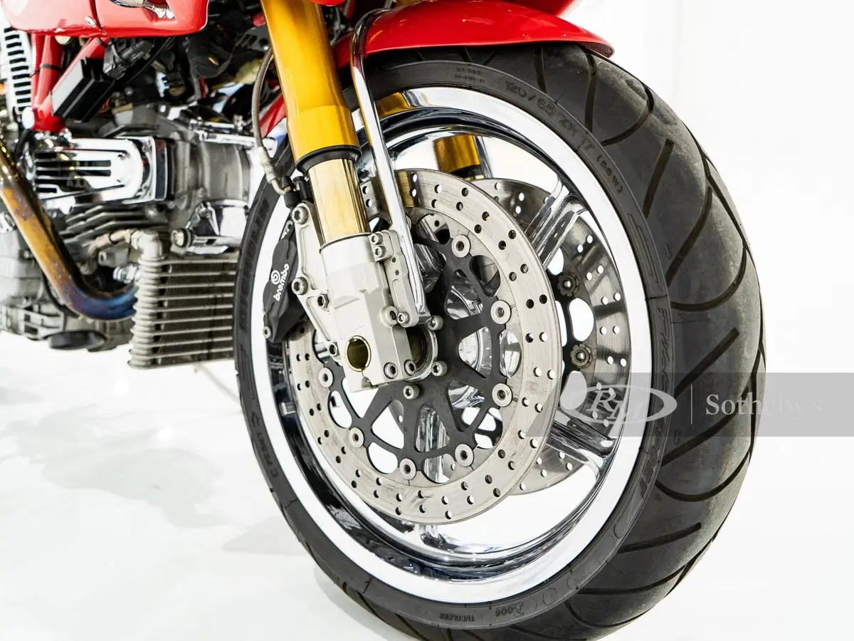 Ducati MH900e: aggiudicata per 20.000 dollari all'asta di Sothebys (5)