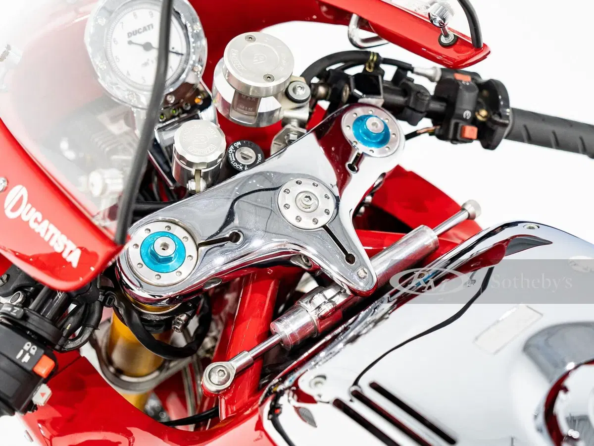 Ducati MH900e: aggiudicata per 20.000 dollari all'asta di Sothebys (2)