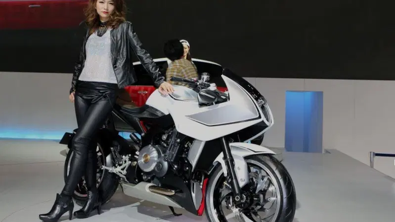 Suzuki, un nuovo motore bicilindrico, ma non a "V", per le future SV e V-Strom?