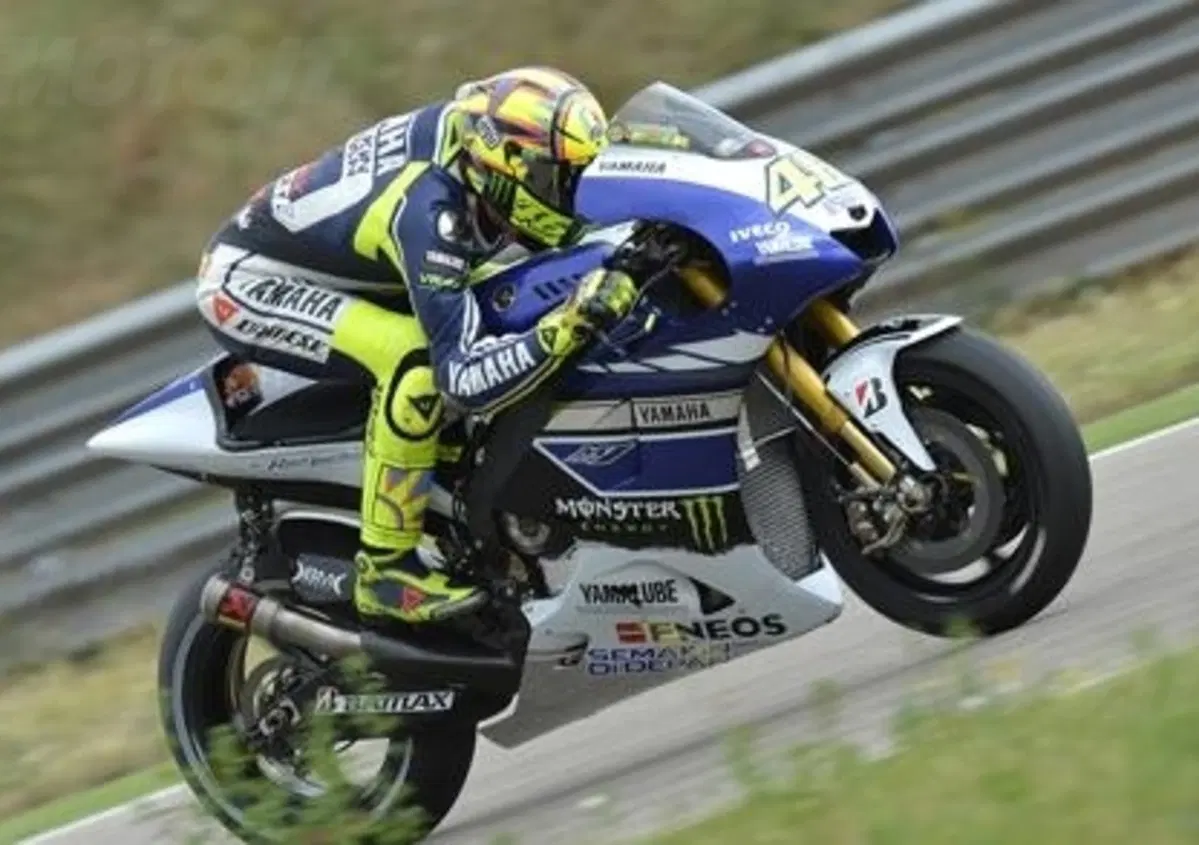 Test MotoGP ad Aragon. Lorenzo il pi&ugrave; veloce, Rossi soddisfatto