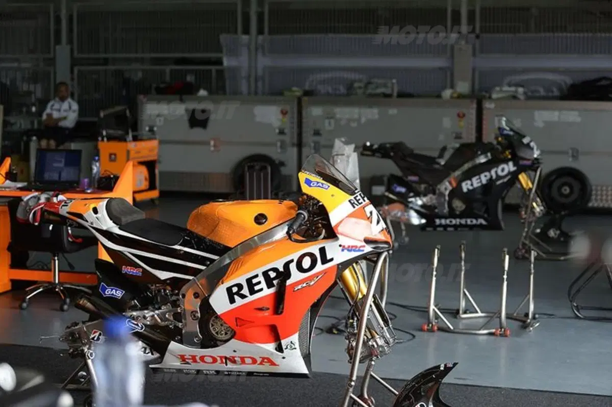 Test MotoGP ad Aragon. Lorenzo il più veloce, Rossi soddisfatto