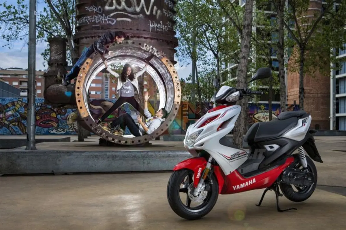 Yamaha Aerox R 50 (10)