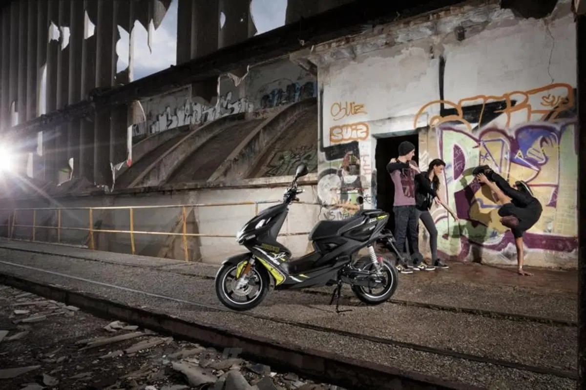 Yamaha Aerox R 50 (12)