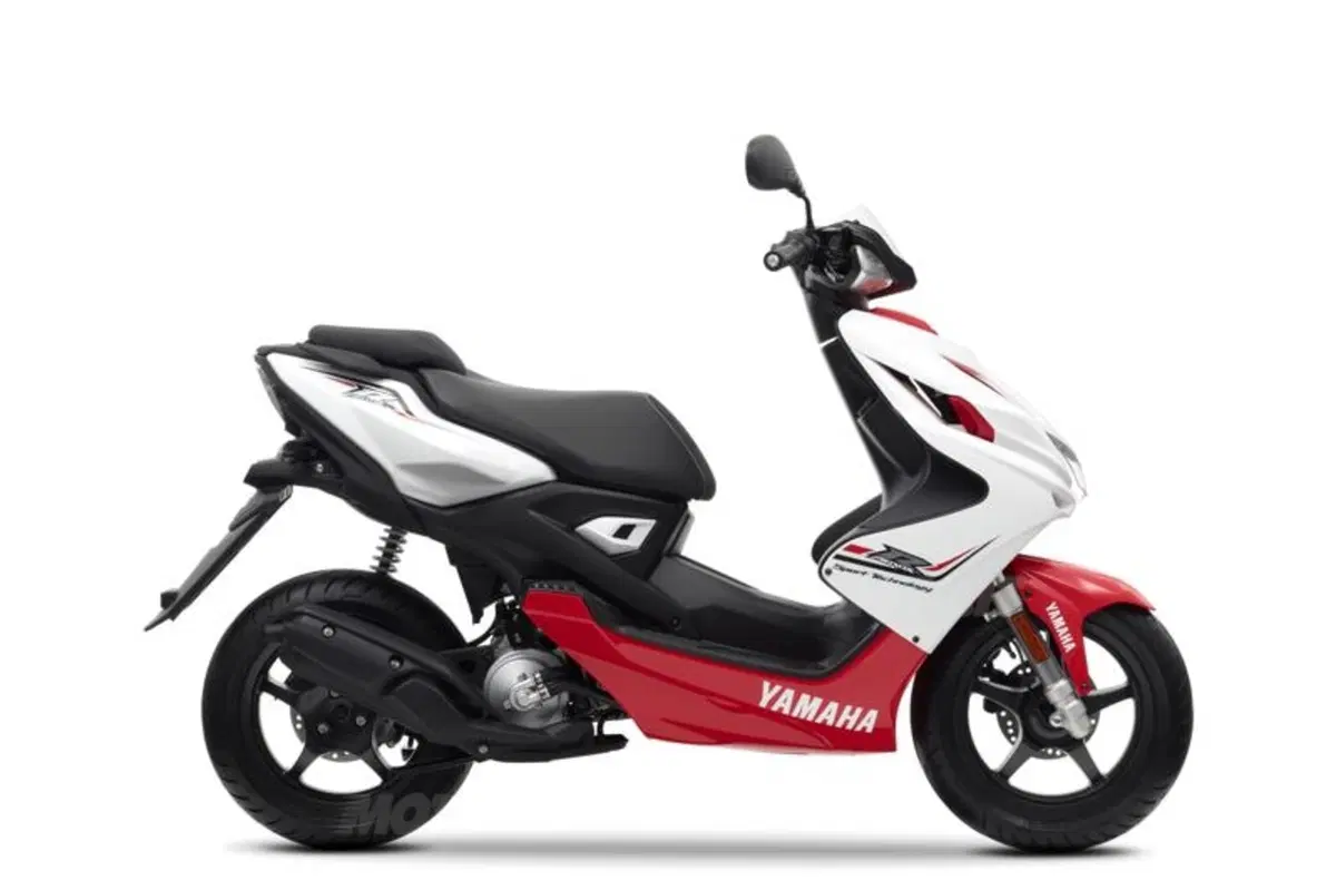 Yamaha Aerox R 50 (13)