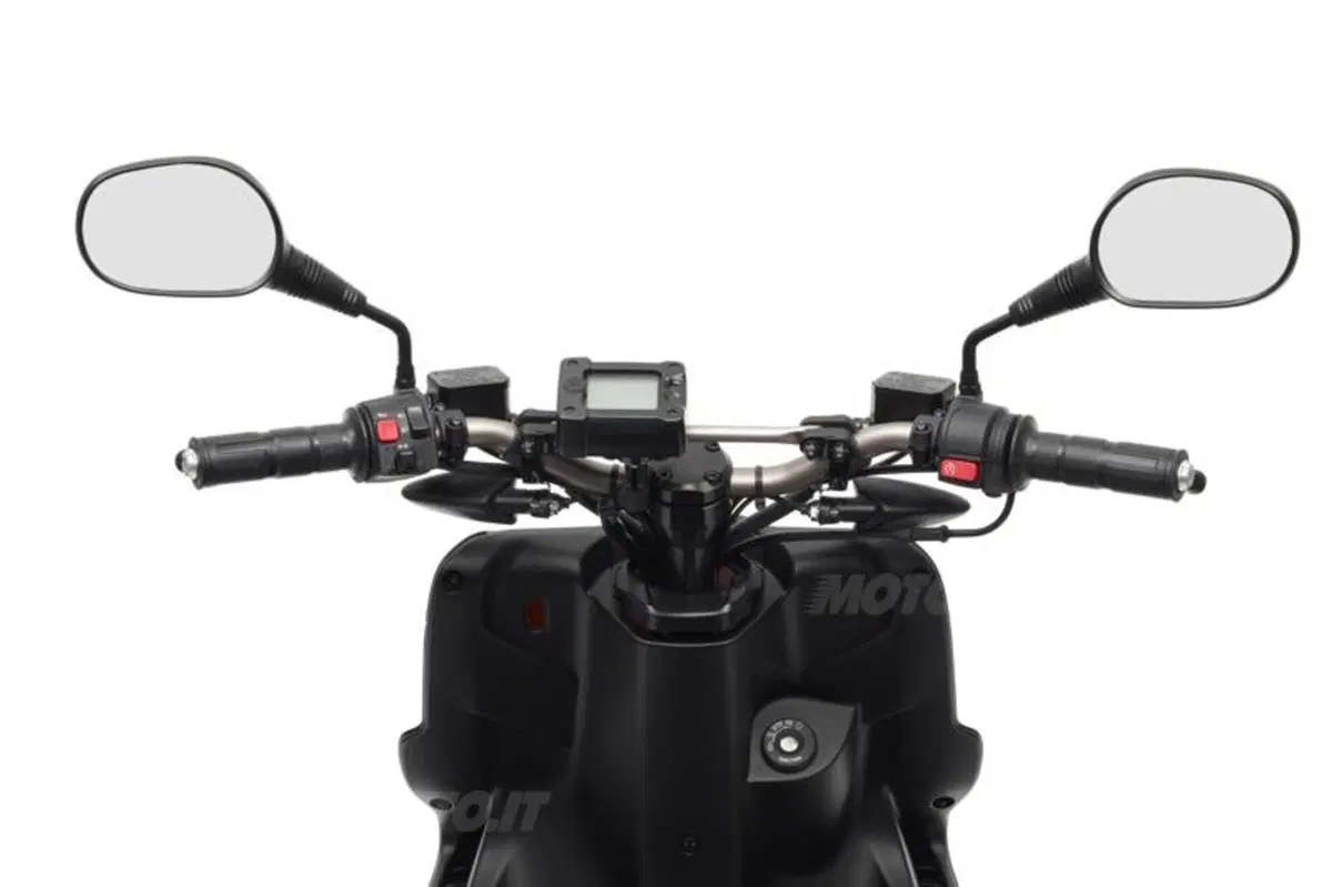 Yamaha Aerox R 50 (22)