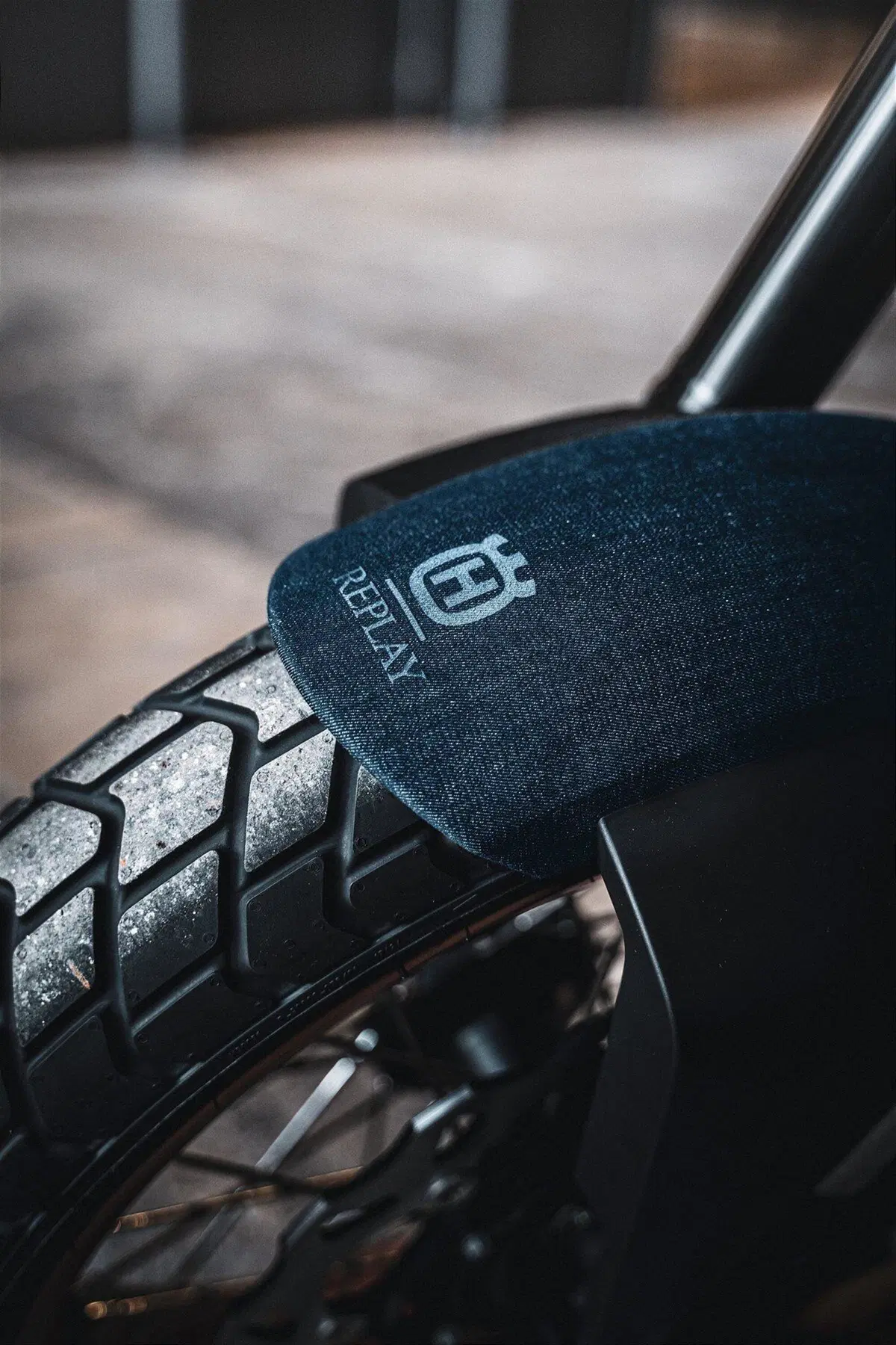 Husqvarna, tre serie speciali “701” con Replay (10)