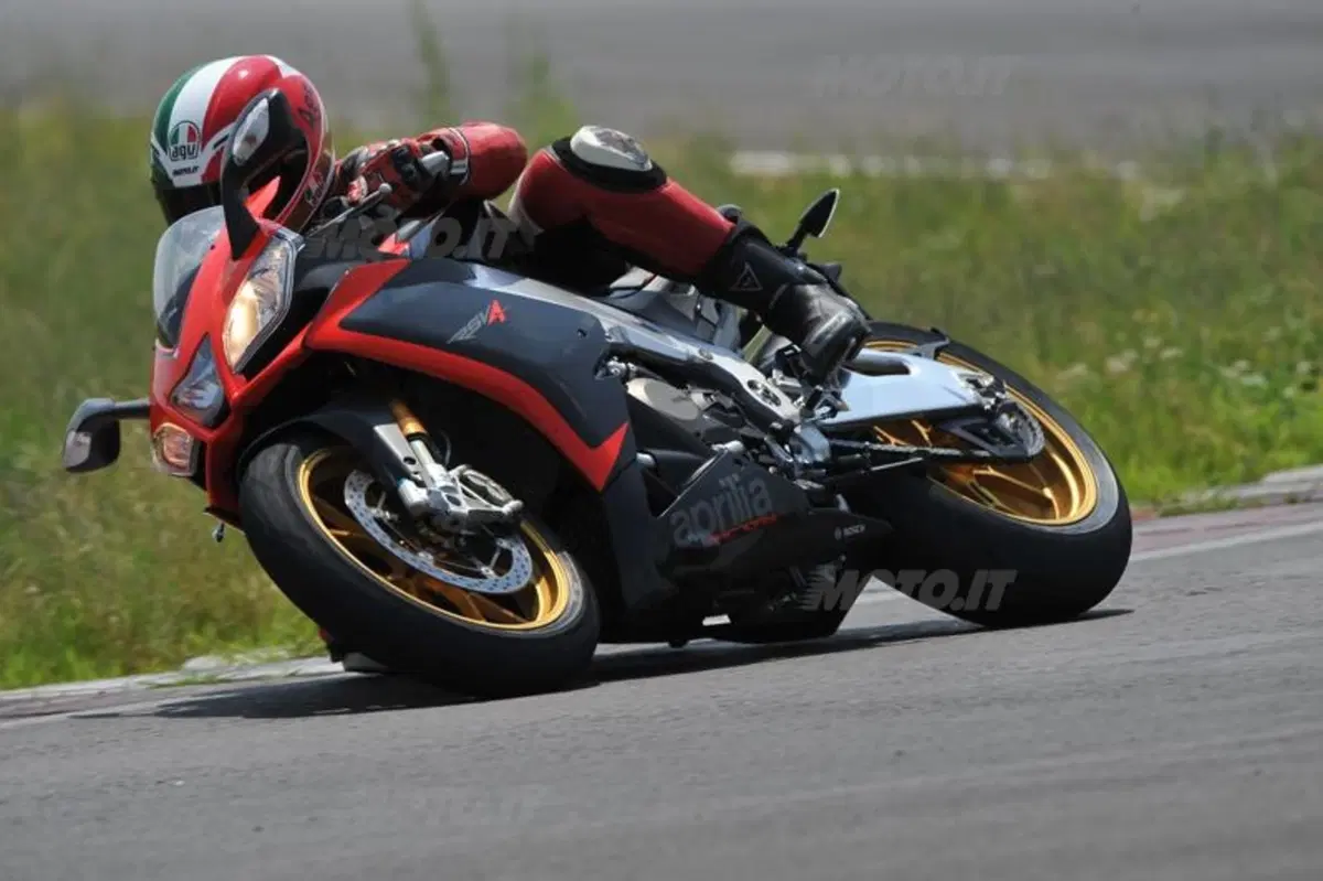 Dunlop Sportmax D212 GP Pro, agilità e grip