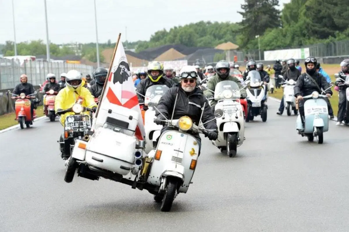 Vespa World Days 2013: conclusa la settima edizione in Belgio (5)