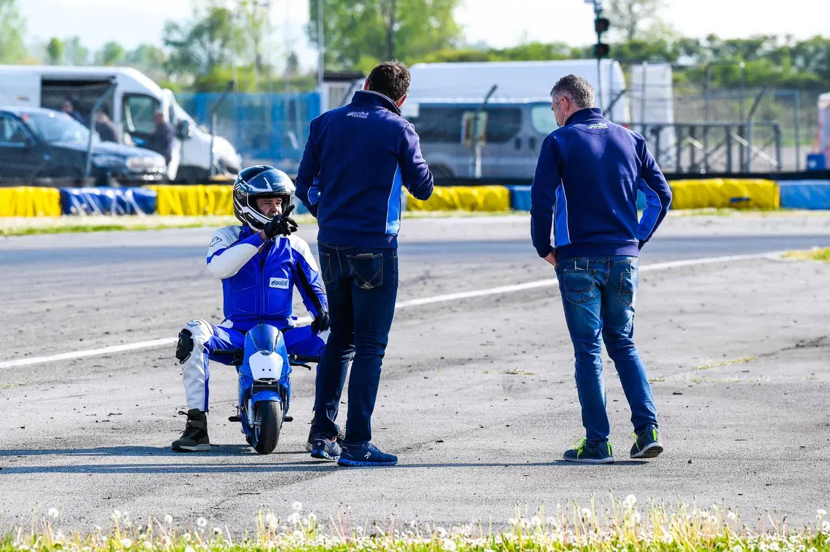 24 ore da solo, su una minimoto, alla caccia del record (12)