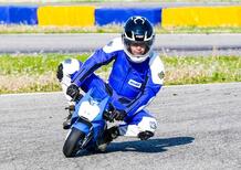 24 ore da solo, su una minimoto, alla caccia del record