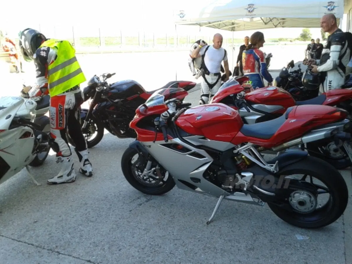 2° Memorial Claudio Castiglioni: a Misano il tributo delle MV (10)