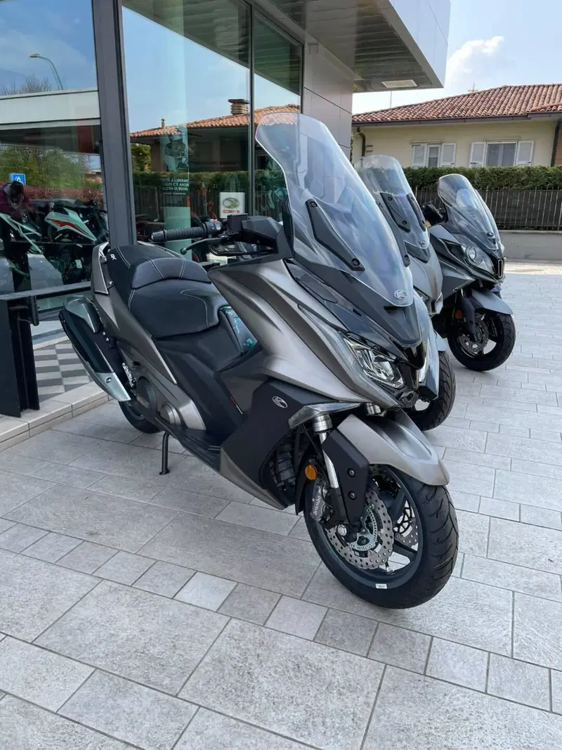 Kymco AK 550 ETS (2021 - 26) (2)