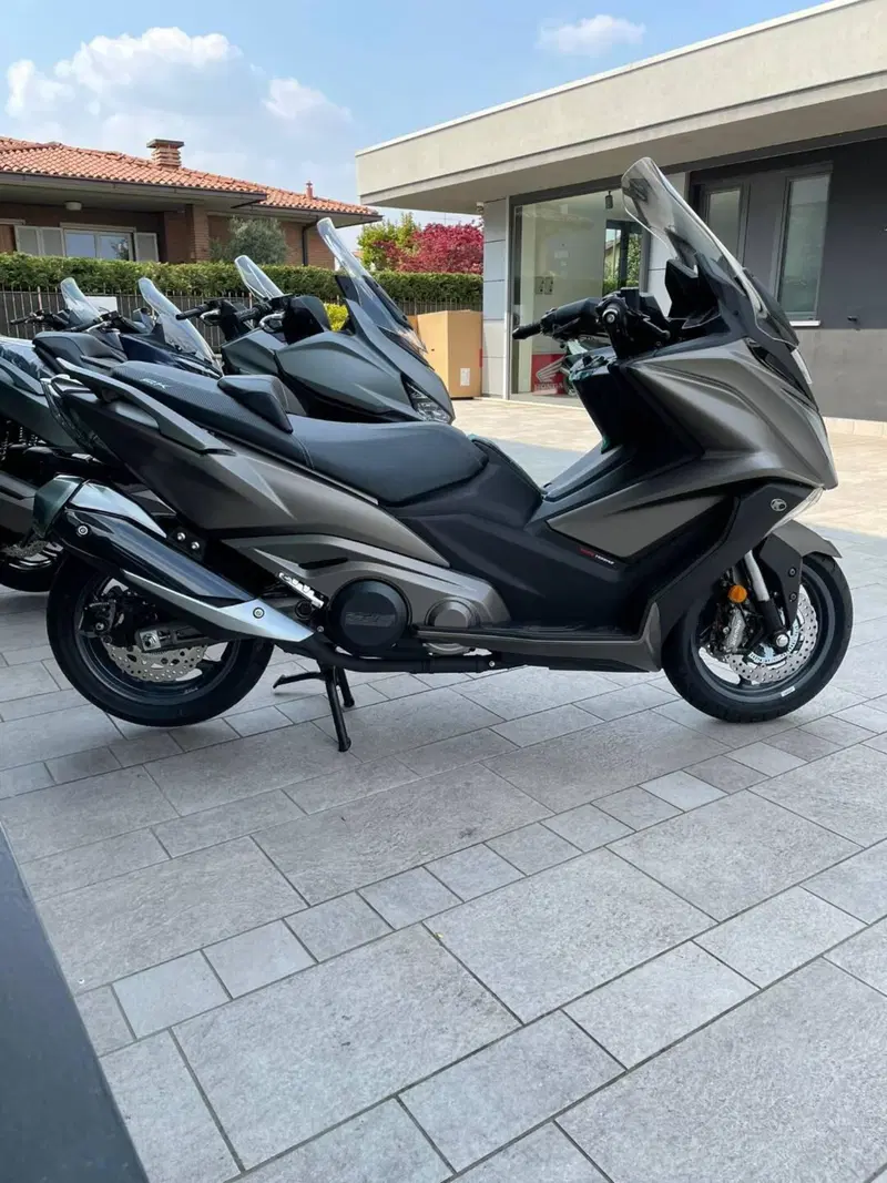 Kymco AK 550 ETS (2021 - 26) (3)