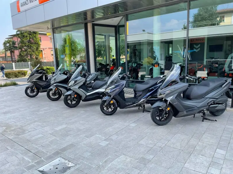 Kymco AK 550 ETS (2021 - 26) (4)
