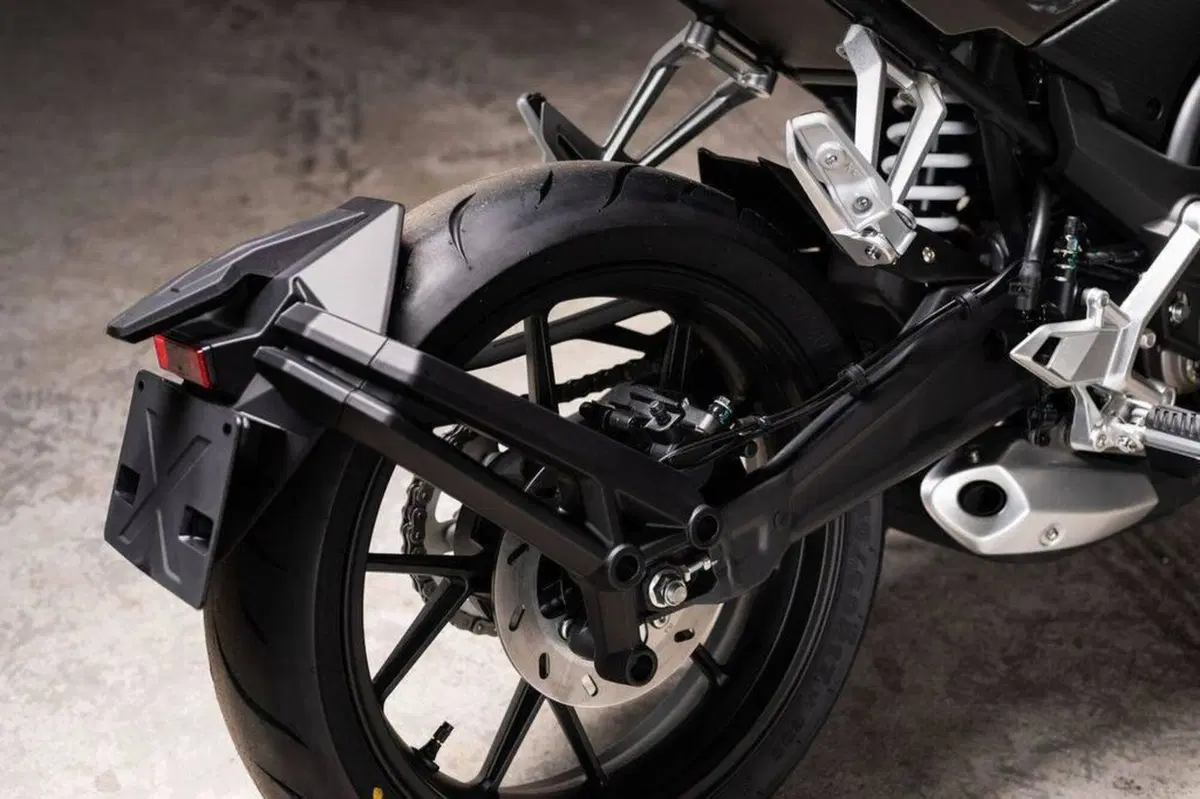 CFMOTO 300NK (2021 - 26) (4)