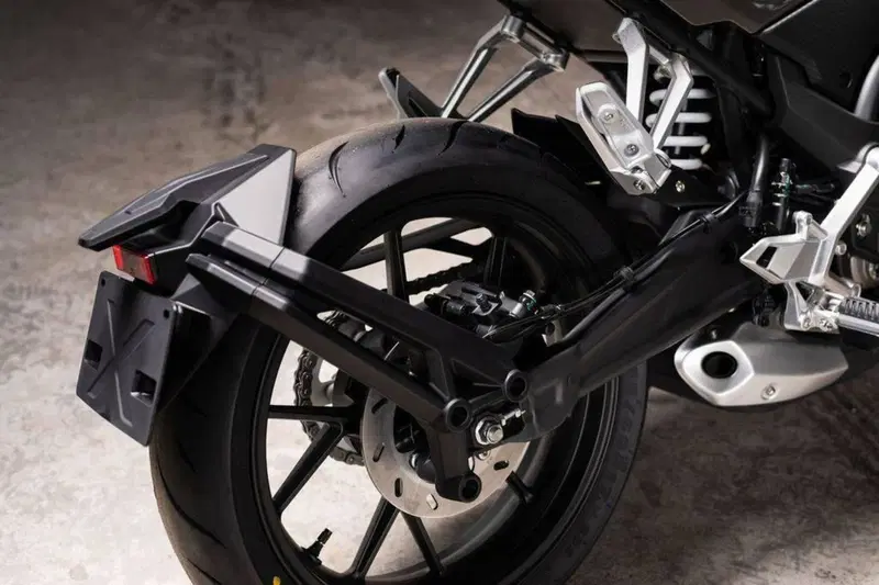 CFMOTO 300NK (2021 - 26) (4)