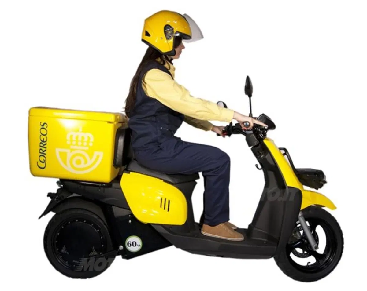 E-Tropolis Reload, lo scooter da lavoro, elettrico (17)