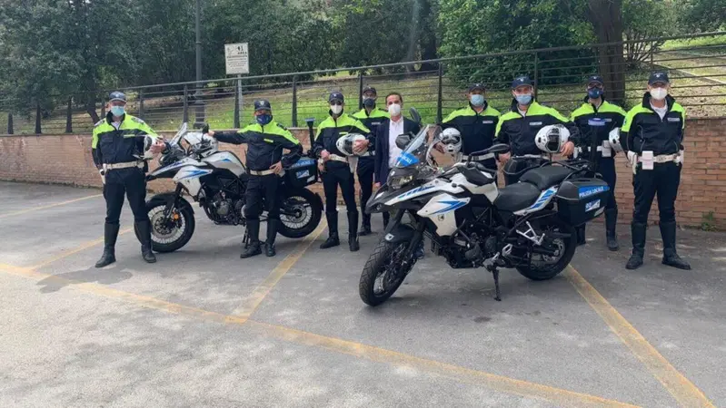 Falconara, dopo vent'anni tornano gli agenti in moto. Sulle TRK 502
