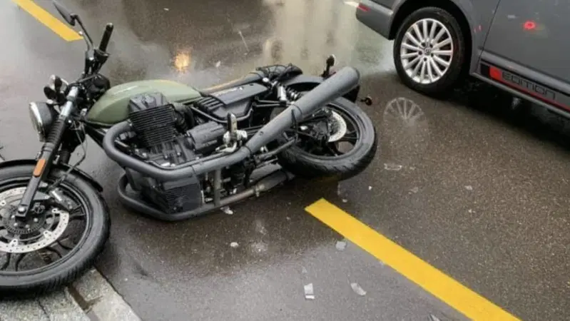 Nico Cereghini: "La Guzzi a terra e il motociclista spaventato"