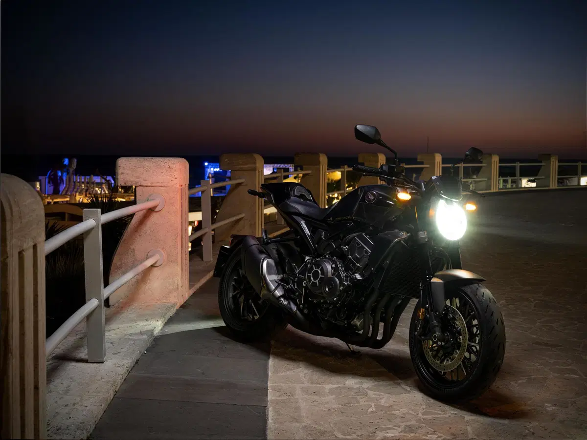 Honda CB1000R Black Edition: cafè nero  (6)
