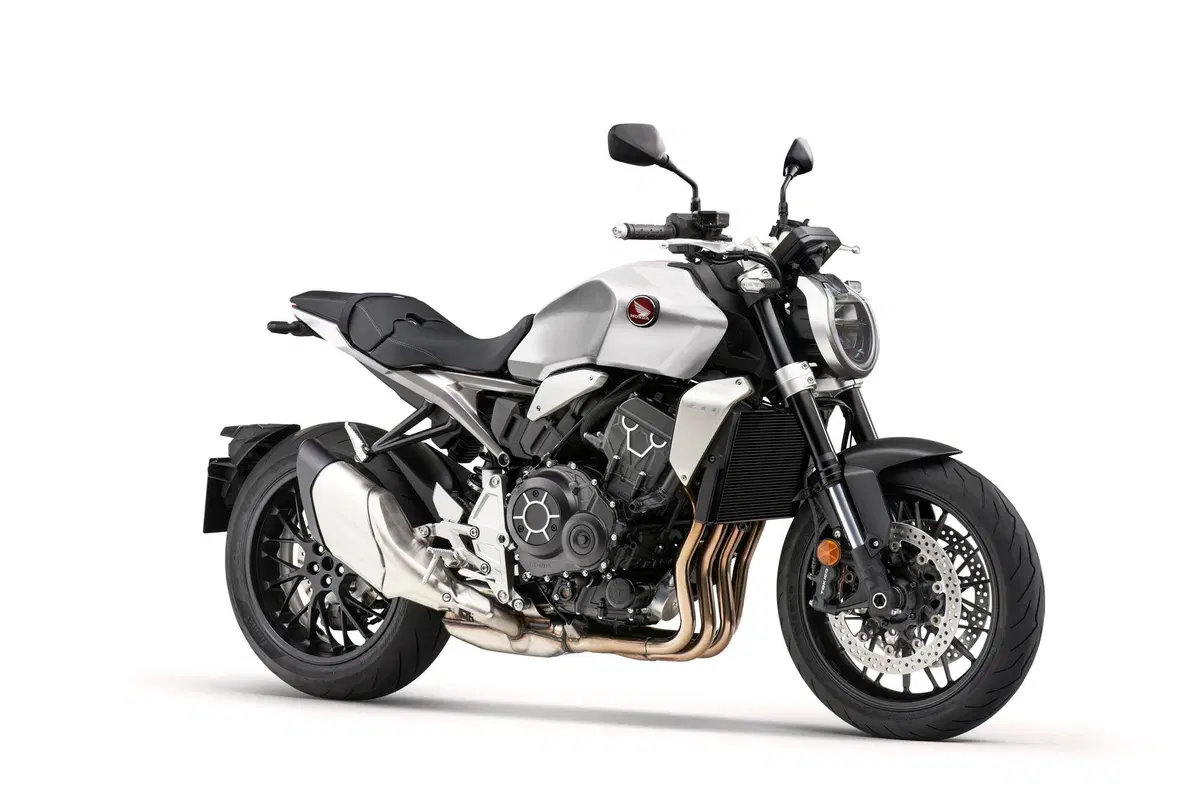 Honda CB1000R Black Edition: cafè nero  (16)