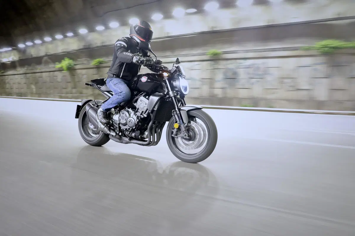 Honda CB1000R Black Edition: cafè nero  (3)