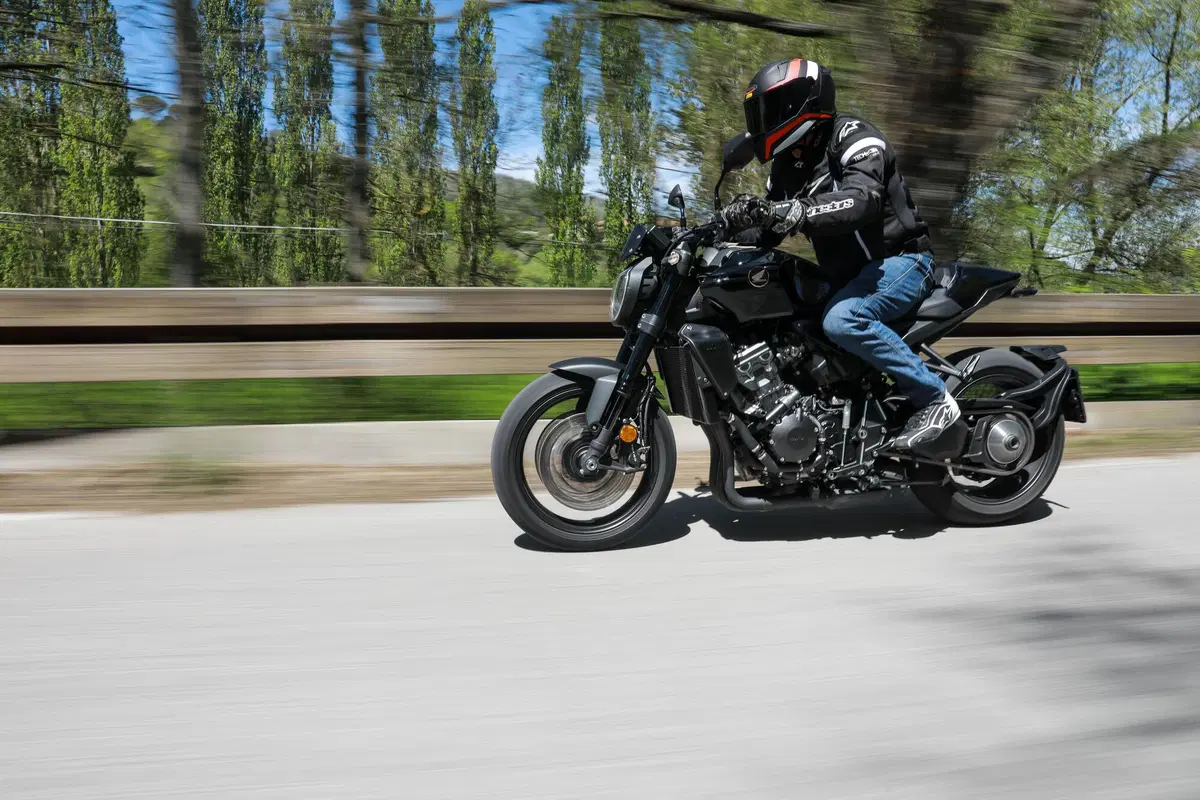 Honda CB1000R Black Edition: cafè nero  (6)