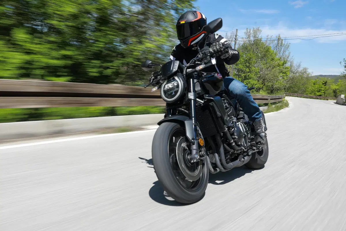 Honda CB1000R Black Edition: cafè nero  (7)