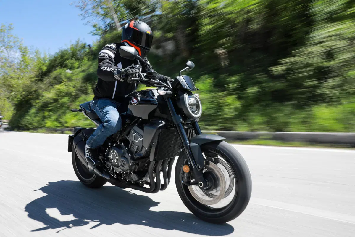 Honda CB1000R Black Edition: cafè nero  (9)