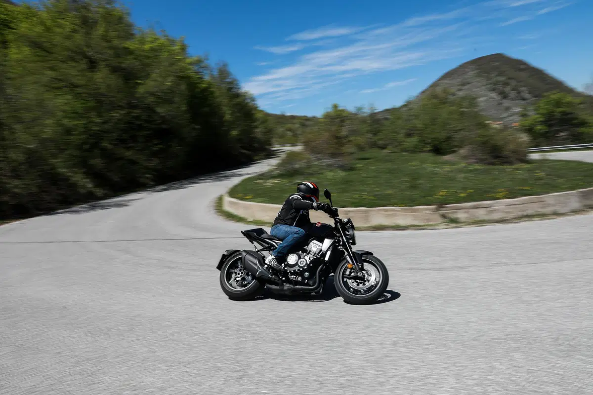 Honda CB1000R Black Edition: cafè nero  (11)