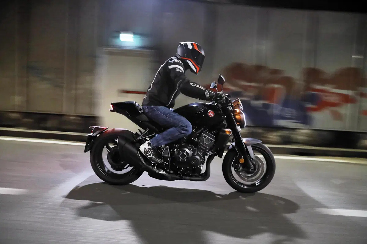 Honda CB1000R Black Edition: cafè nero  (2)