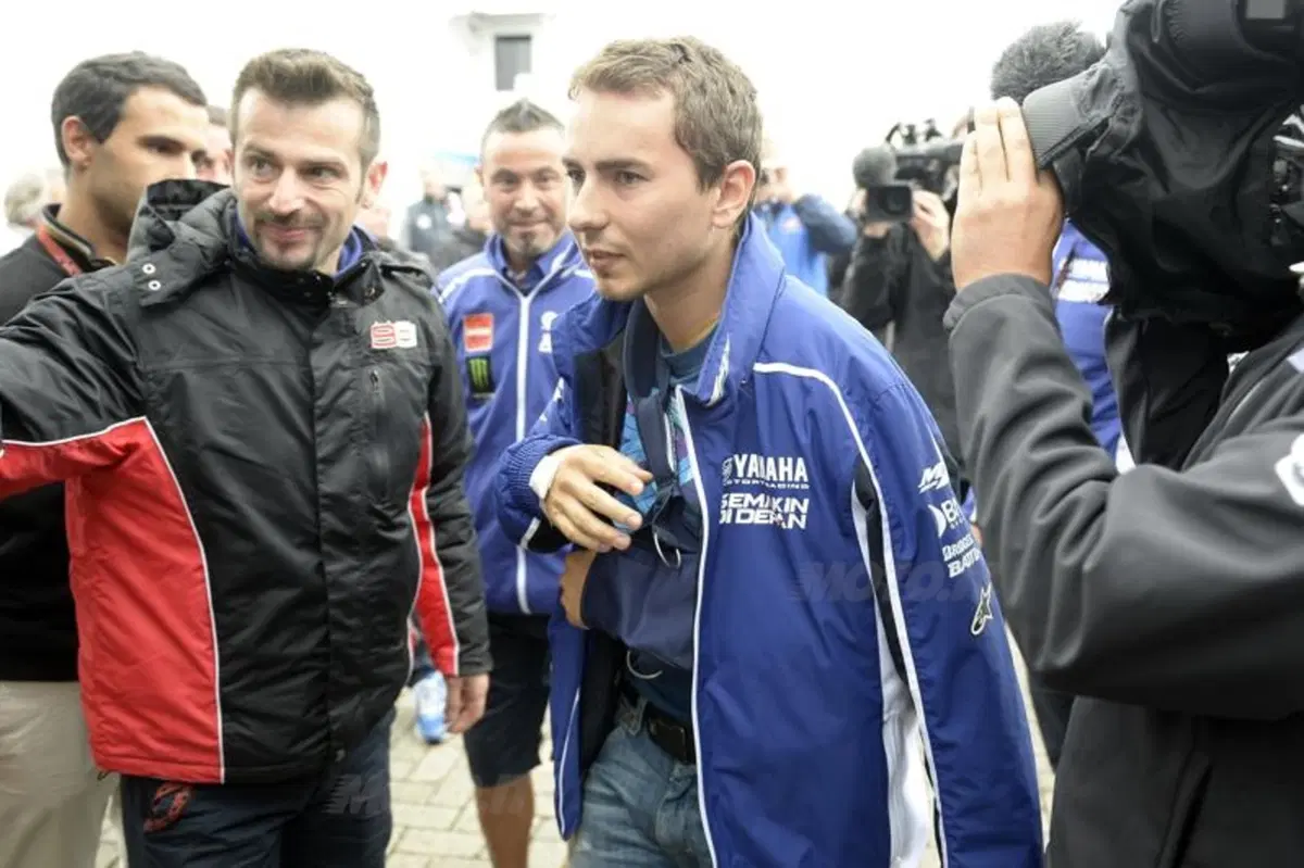 Lorenzo ci prova, ok dei medici per il warm up (3)