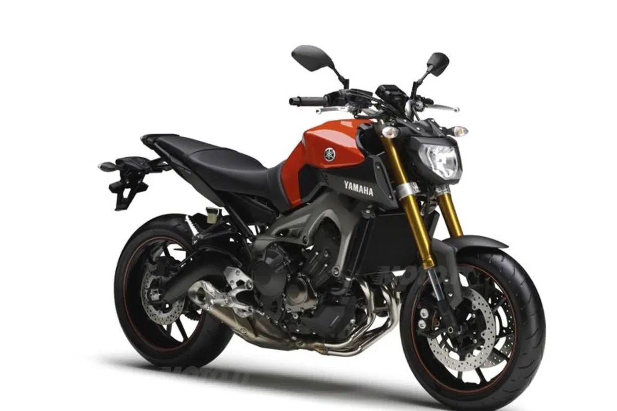 Yamaha MT-09: svelato il prezzo, in Italia a settembre (9)