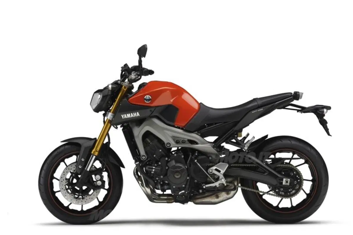 Yamaha MT-09: svelato il prezzo, in Italia a settembre (11)