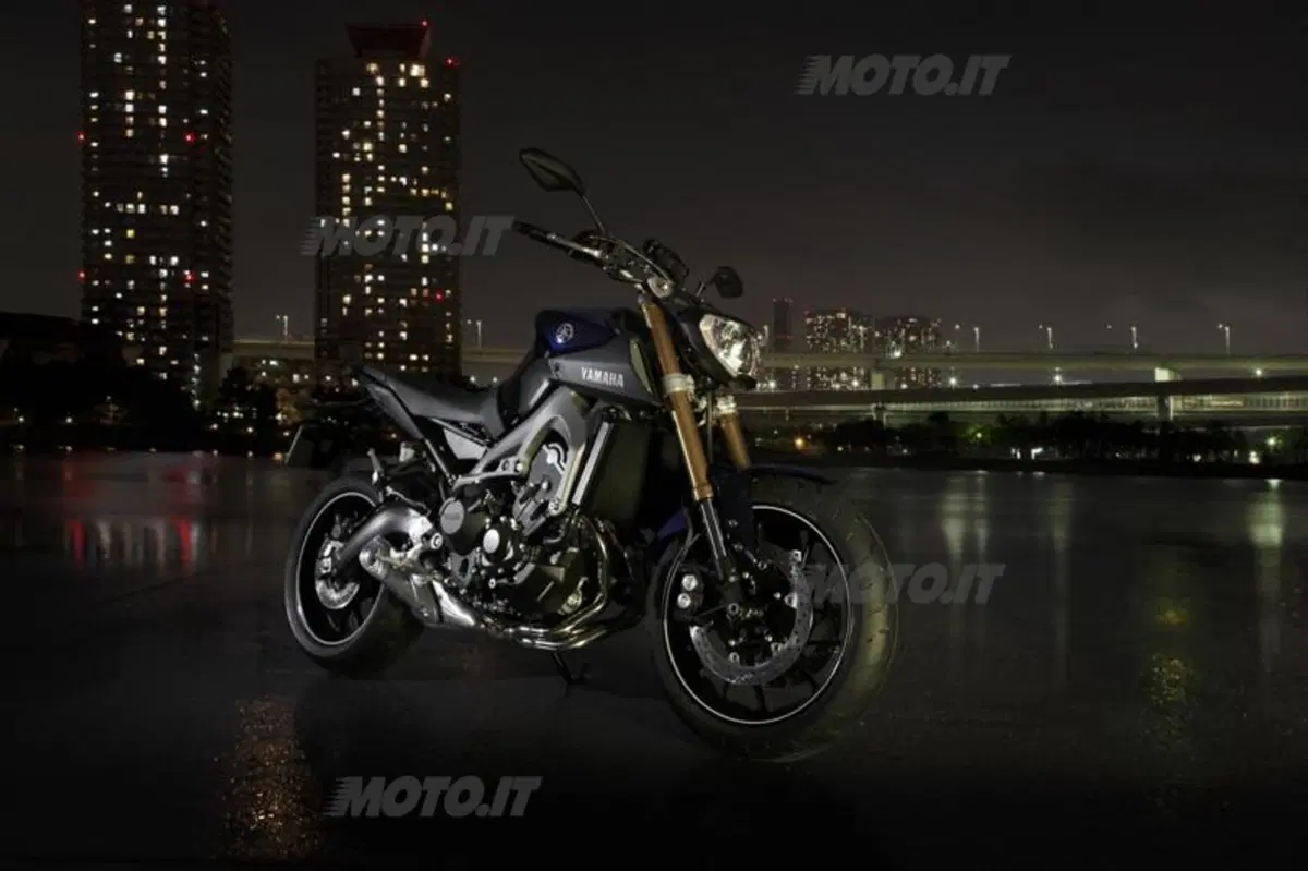 Yamaha MT-09: svelato il prezzo, in Italia a settembre (26)