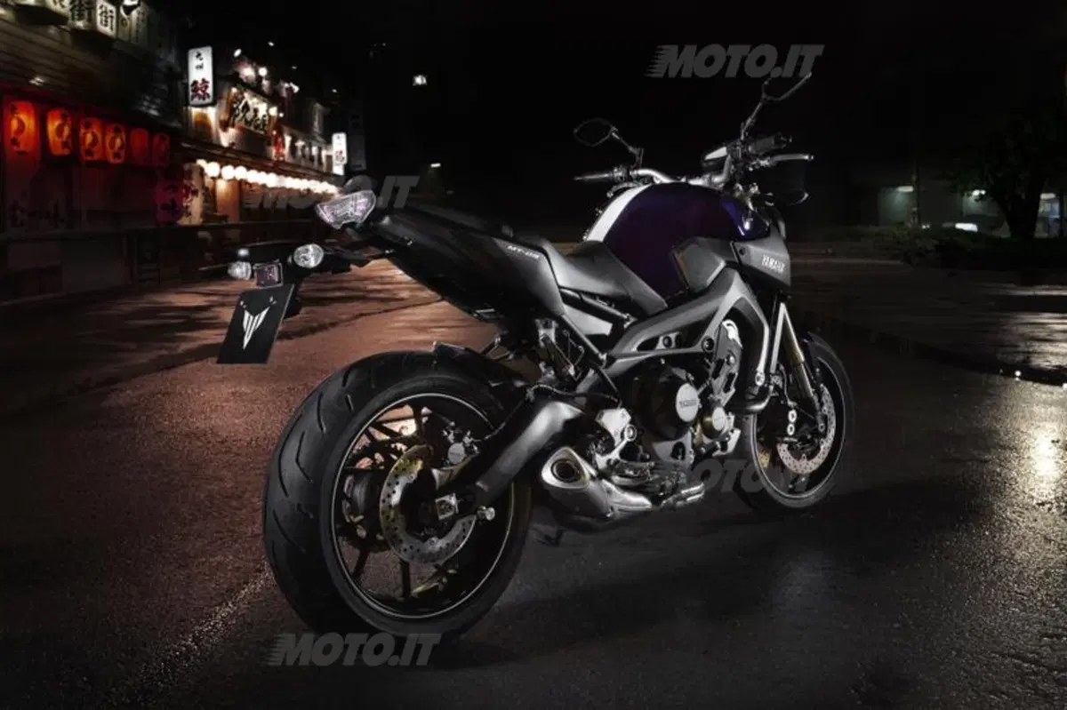 Yamaha MT-09: svelato il prezzo, in Italia a settembre (28)