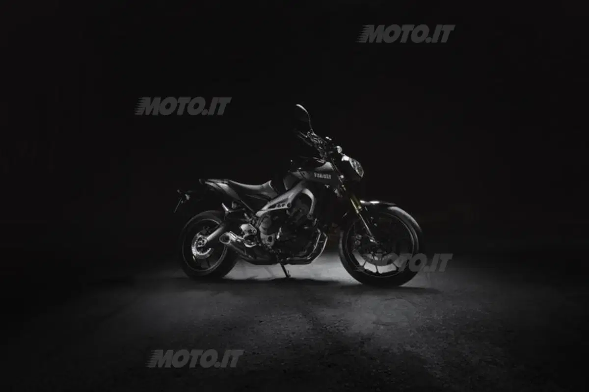 Yamaha MT-09: svelato il prezzo, in Italia a settembre (29)