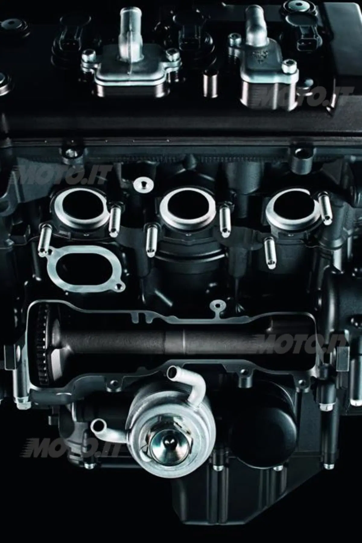 Yamaha MT-09: svelato il prezzo, in Italia a settembre (39)
