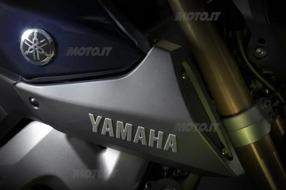 Yamaha MT-09: svelato il prezzo, in Italia a settembre (48)