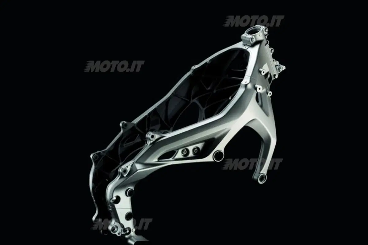 Yamaha MT-09: svelato il prezzo, in Italia a settembre (49)